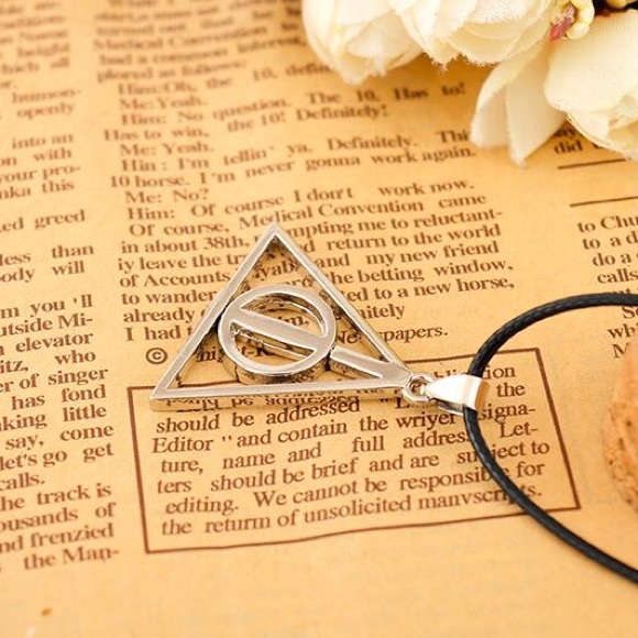Harry Potter Deathly Hallows Triangular Necklace - Picture 2 of 6